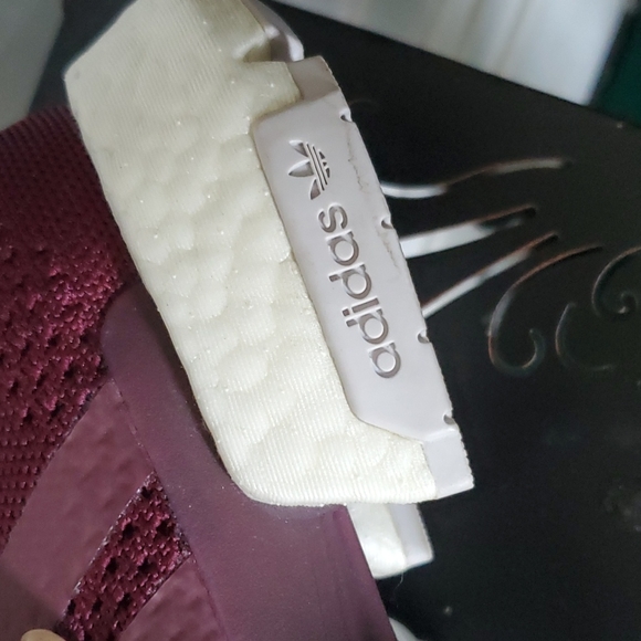 Excellent condition adidas, only wore once, maroon color - Picture 8 of 9